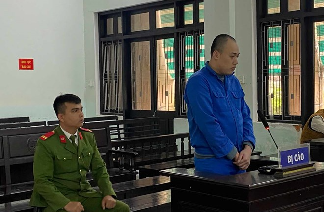 Tin pháp luật nổi bật 24h qua: Xét xử đối tượng mượn ô tô rồi cầm cố chiếm đoạt tài sản