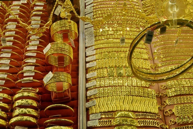 Giá vàng gần 100 triệu đồng/lượng, chuyên gia cảnh báo 