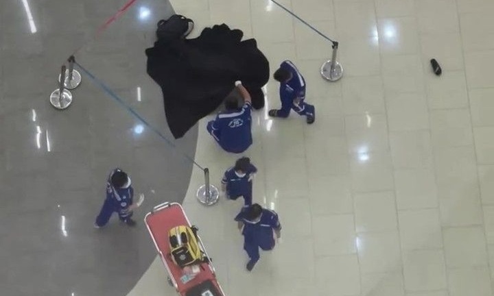 Vụ thiếu niên tử vong tại Trung tâm Thương mại ở TP.HCM: Khám nghiệm hiện trường, phát hiện tình tiết đau lòng