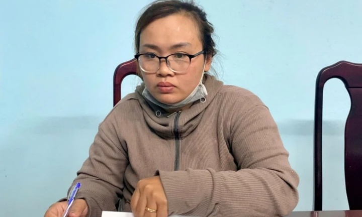 Tạm giữ người phụ nữ trộm tiền của cụ bà bán rau 71 tuổi