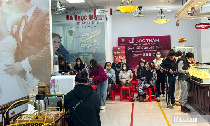 Giá vàng giảm, người dân vẫn đầu tư kiểu