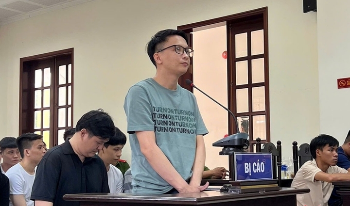 TP.HCM: Xét xử vụ nhóm đàn ông xông vào quán cà phê, bắt cóc cô gái, ép viết giấy vay nợ