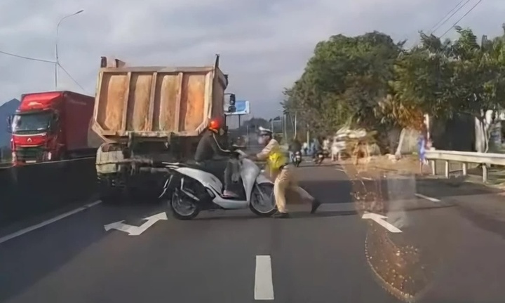 Xác minh vụ người đàn ông lái xe máy tông CSGT, 