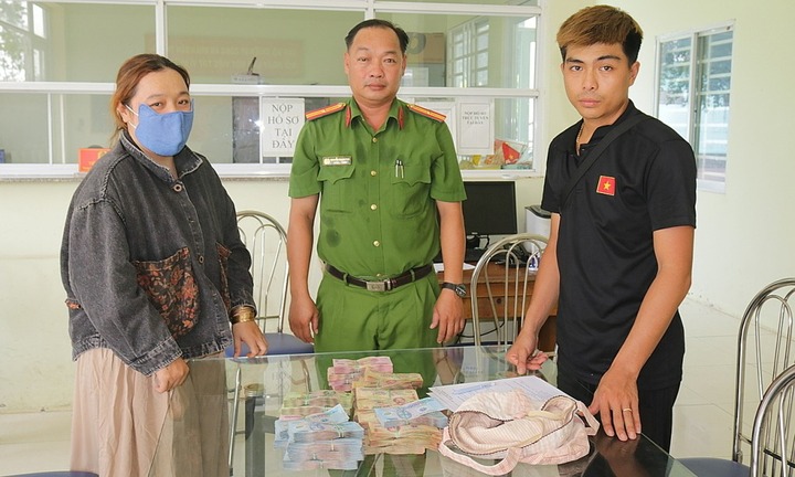 Tin tức thời sự hôm nay (9/4): Chủ quán cơm trả 119 triệu đồng của khách bỏ quên 