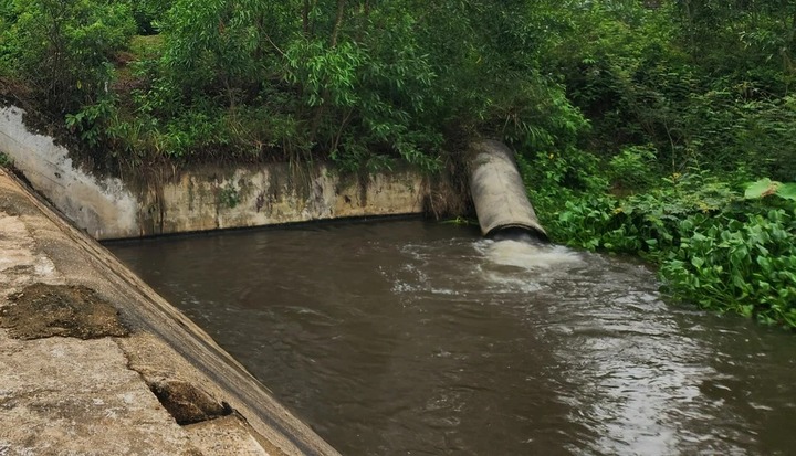 Mẹ đau đớn phát hiện con gái 2 tuổi tử vong dưới mương nước, cách nhà 700m