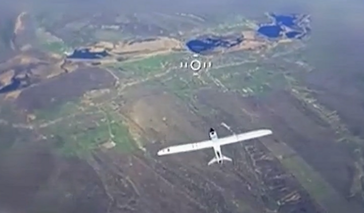 Lực lượng Ukraine công bố khoảnh khắc bắn hạ UAV trinh sát đắt nhất của Nga