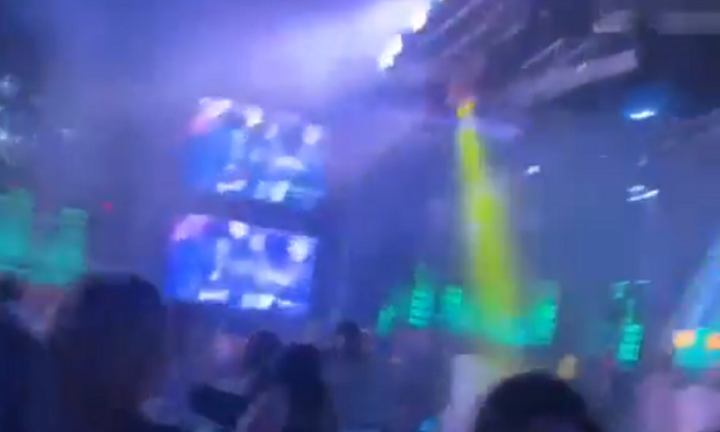 Clip: Kinh hoàng khoảnh khắc mái hộp đêm ở Dominica bất ngờ đổ sập xuống, ít nhất 66 người thiệt mạng