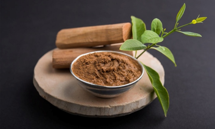 Ngỡ ngàng loại gỗ chảy ra thứ