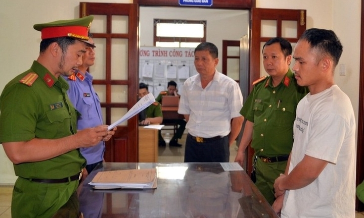 Bắt tạm giam tài xế và nhân viên nhà xe đánh người, gây náo loạn đường phố Pleiku