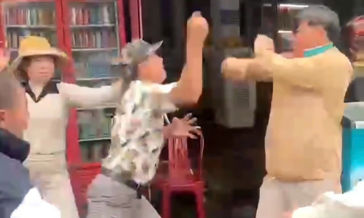 Làm rõ video nhóm người đánh nhau vì giành khách trên đèo Hải Vân