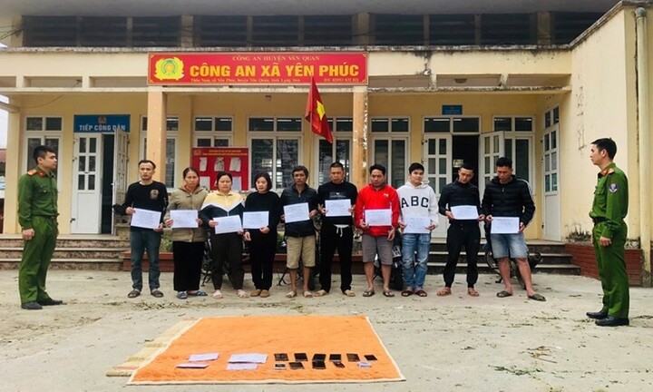 Lạng Sơn: Bắt quả tang 10 đối tượng đánh bạc lúc rạng sáng