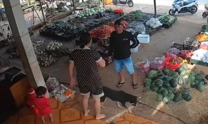 Cảnh giác thủ đoạn lừa đảo qua cầm cố điện thoại kèm hóa đơn giả