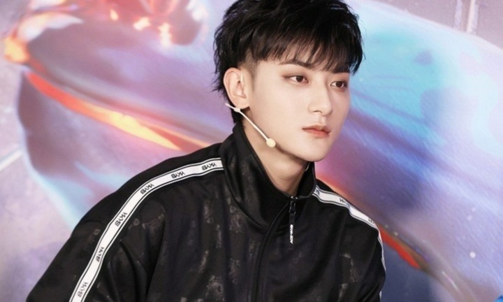 Lấn sân sang bán băng vệ sinh, một sao nam bất ngờ mất hàng trăm nghìn người theo dõi