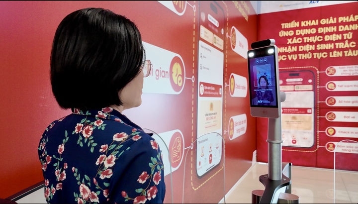 Vietnam Airlines tiên phong ứng dụng định danh và xác thực điện tử toàn trình trong thủ tục bay