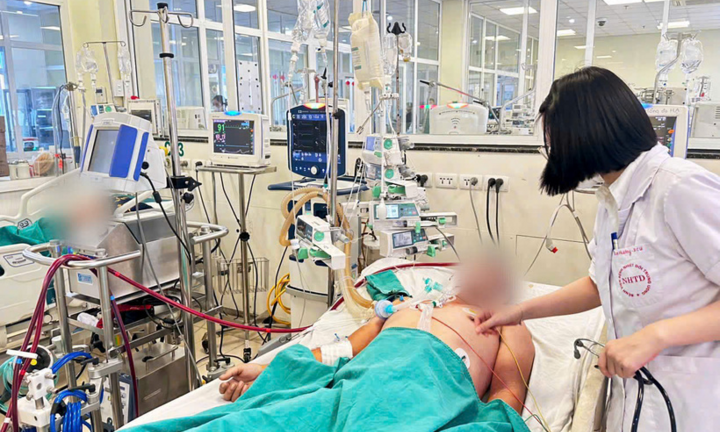 Nhiều người trưởng thành mắc sởi, có người nguy kịch chuyển tuyến liên tục