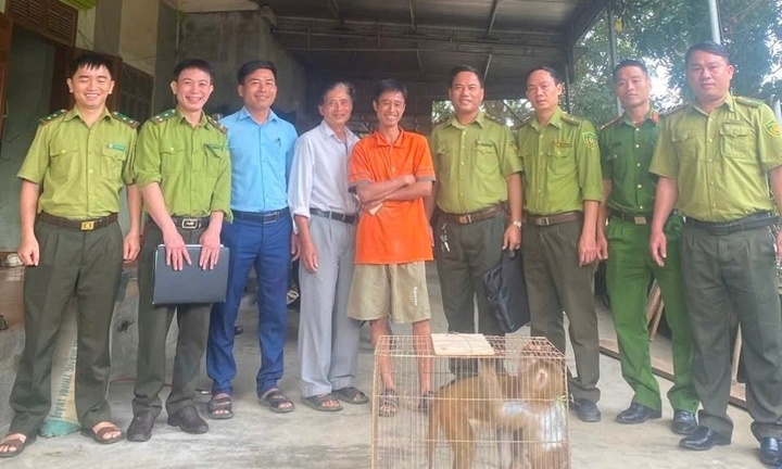 Người đàn ông phát hiện 2 con vật quý hiếm với bộ lông độc đáo, có trong Sách Đỏ