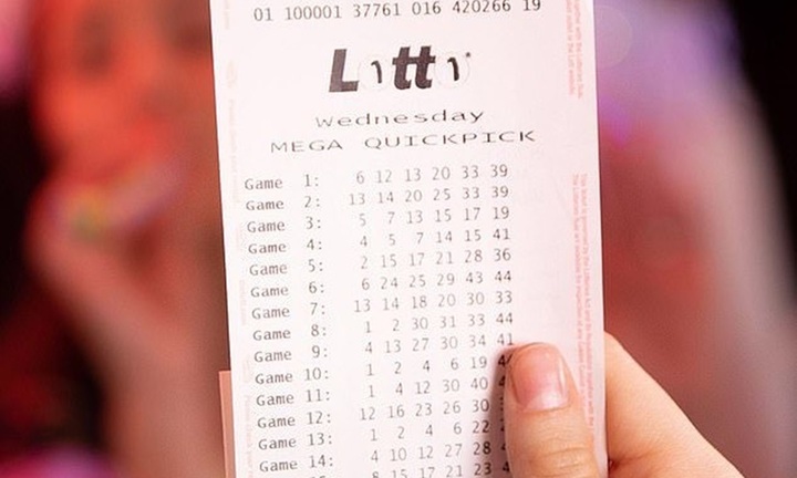 Vươn mình sau trúng số: Mua vé số trước đêm giao thừa, cô gái 20 tuổi trúng 