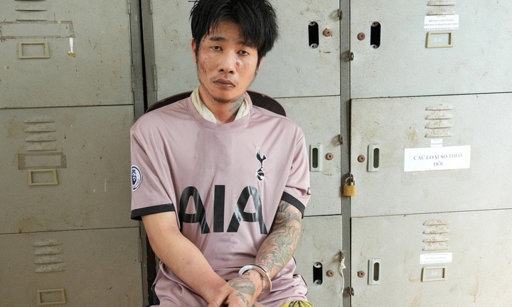 Tạm giữ cháu trai ngáo đá, đốt tài sản của bà nội