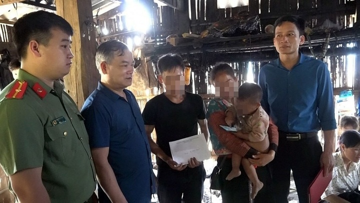 Lào Cai: Hai cháu nhỏ tử vong do rơi xuống hố bể phốt đang xây