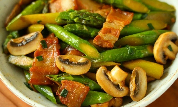 Cách làm món măng tây xào nấm mỡ thịt ba chỉ, siêu tốt cho gan