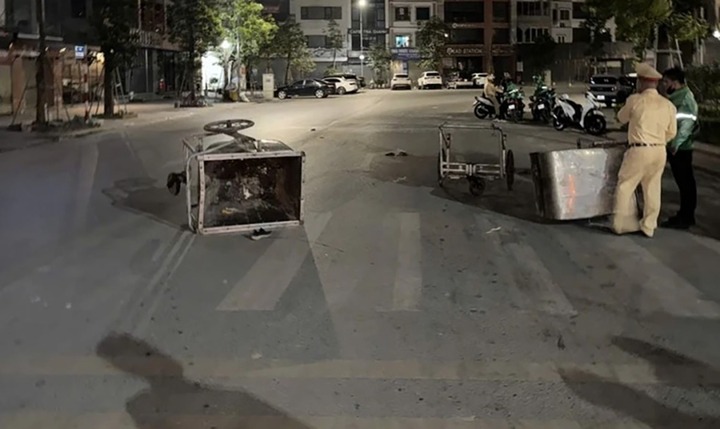 Clip: Xe máy tông tử vong nữ công nhân môi trường ở Hà Nội