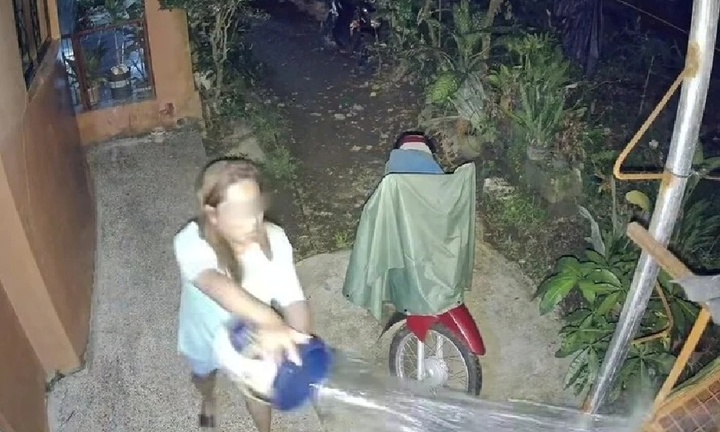 Dội nước sôi vào chó nhà hàng xóm vì sủa ồn ào, người phụ nữ nhận cái kết 