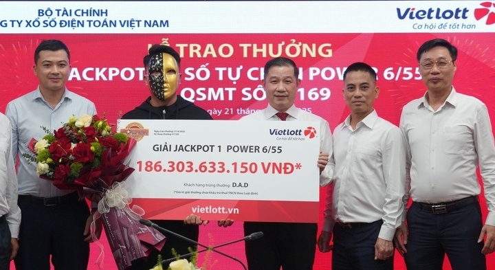 Gen Z trúng Vietlott 186 tỷ đồng, người thân ngỡ ngàng 