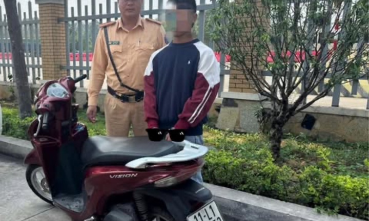 Bắt thiếu niên 15 tuổi trộm xe máy đi nhầm vào đường cao tốc, thấy CSGT liền tăng ga bỏ chạy