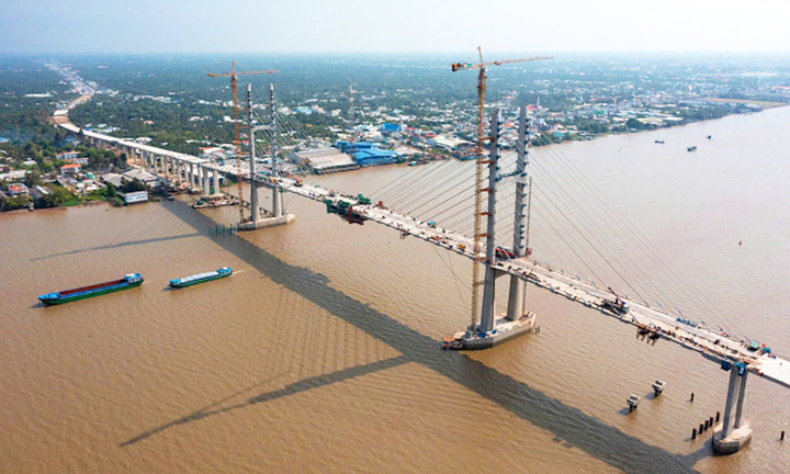 Thi công 3 ca, 4 kíp, làm xuyên lễ đẩy nhanh tiến độ cầu Rạch Miễu 2