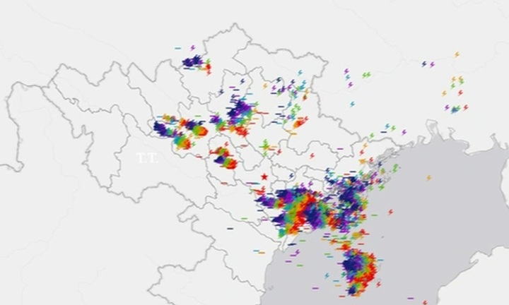 Hơn 23.200 cú sét đánh ở miền Bắc rạng sáng nay, tập trung ở đâu?