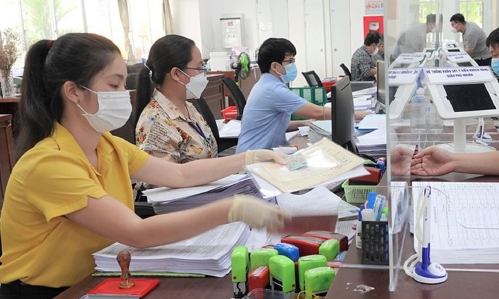  Công chức xã nghỉ tinh giản biên chế có được cấp bù chế độ nghỉ hưu trước tuổi theo Nghị định 178?