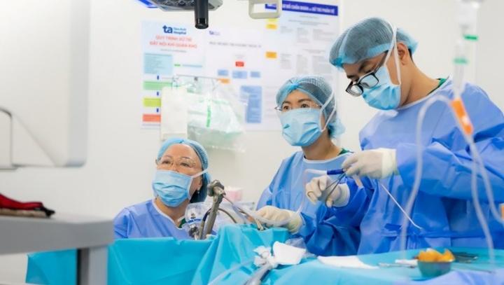 Khàn tiếng kéo dài, người đàn ông được phát hiện mắc ung thư thanh quản