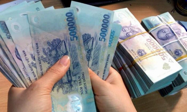 Rút tiền tại ngân hàng có cần đếm lại không?