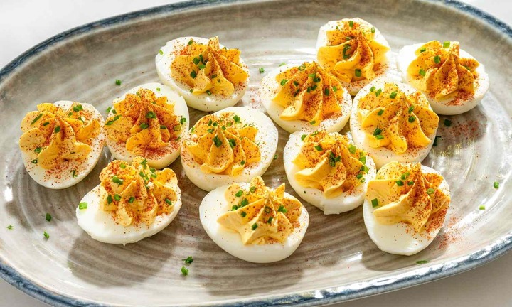 Trứng gà ngon, bổ, rẻ nhưng người bệnh thận nên tránh xa kẻo