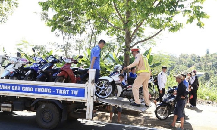  Các lỗi vi phạm giao thông bị tạm giữ phương tiện, giấy tờ