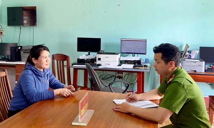 Tin tức thời sự hôm nay (28/4): Nữ thợ may trả tiền cho người chuyển khoản nhầm