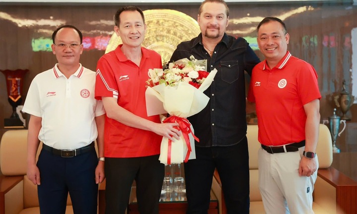 Thể Công Viettel ký hợp đồng với HLV Popov