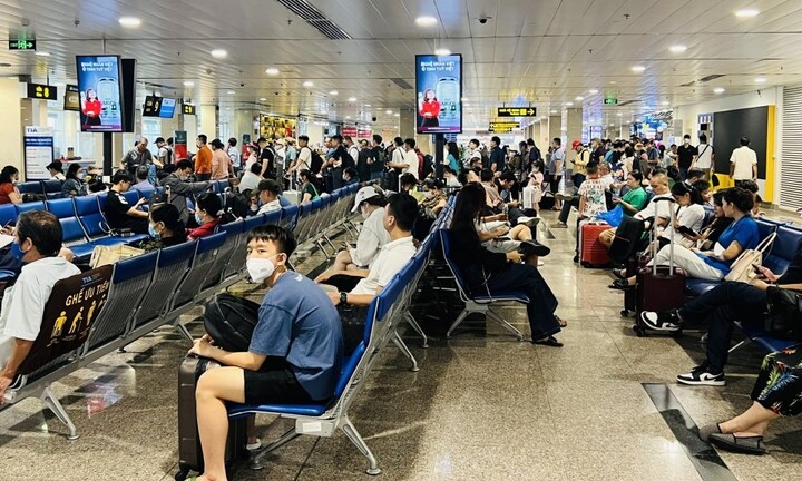 Cục Hàng không yêu cầu hạn chế tình trạng chậm, hủy chuyến bay dịp lễ 30/4-1/5