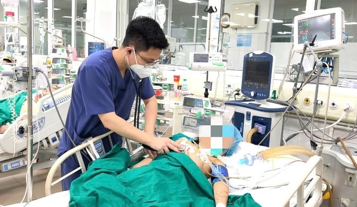 Bé gái 7 tuổi nhập viện trong tình trạng nguy kịch sau tai nạn nhỏ khi vui chơi