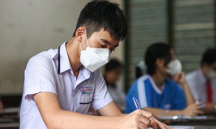 Tuyển sinh 2025: Học sinh TP.HCM bắt đầu đăng ký nguyện vọng vào lớp 10 