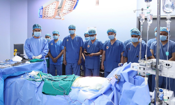 Hiến tạng trong mưa lớn và kỳ nghỉ: 50 giờ hồi sinh sự sống 3 cuộc đời