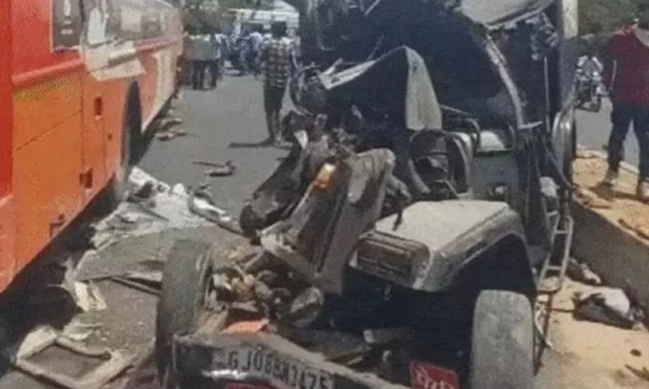 Ba xe tông nhau liên hoàn trên cao tốc ở Ấn Độ, 6 người tử vong thương tâm