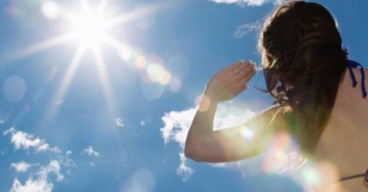 Say nắng có thể gây rối loạn thần kinh, suy đa tặng: Cần xử lý ra sao?