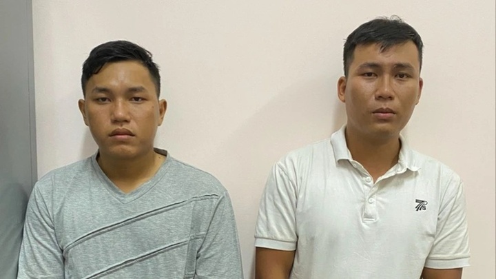 Vụ 2 đối tượng đập vỡ tủ kính, cướp trang sức vàng ở TP.HCM: Danh tính nghi phạm