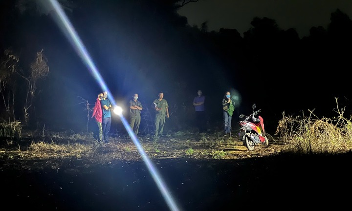 Điều tra nguyên nhân người đàn ông tử vong trong tư thế quỳ gối giữa rừng ở Bình Dương