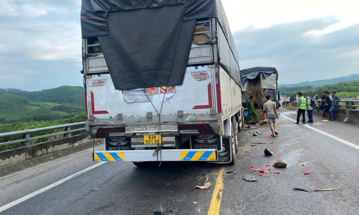 Tin tức tai nạn giao thông mới nhất ngày 8/5: Xe máy va chạm xe máy điện, 2 vợ chồng tử vong