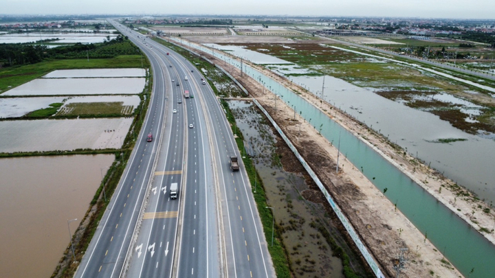 Bộ Xây dựng nói gì về đề xuất nâng cấp đường nối hai cao tốc lớn lên 6 làn xe