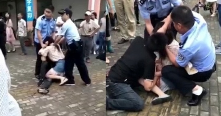 Không chấp nhận chia tay, cô gái cắn chặt lưỡi bạn trai không rời, cảnh sát phải xịt hơi cay