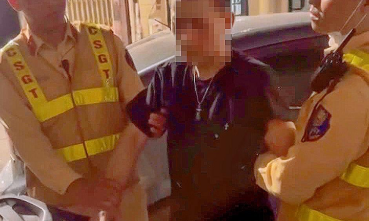 Kiểm tra nồng độ cồn nam thanh niên, phát hiện ma tuý được giấu ở vùng kín