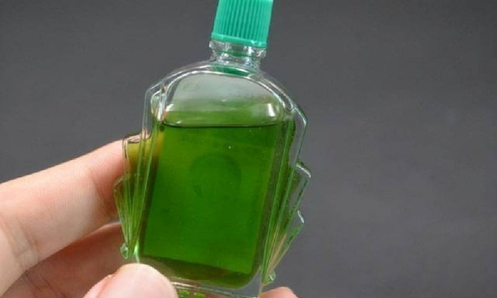 Bỏng giác mạc nghiêm trọng, suýt mất thị lực vì nhỏ nhầm dầu gió vào mắt